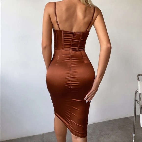 Shiny Brown dress - Picture 2 of 4